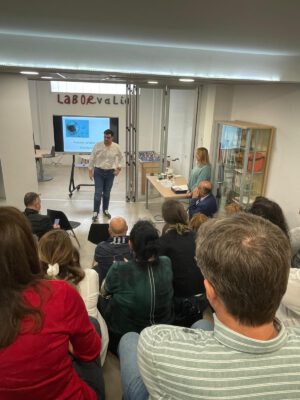 Global Commercium Development visita AESE y Laborvalía